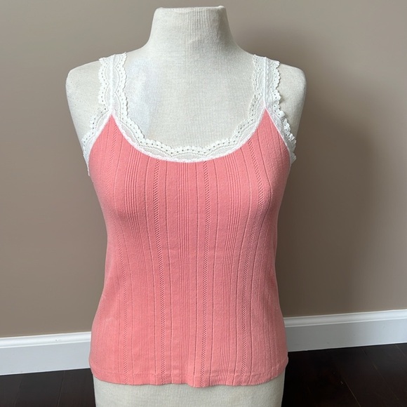 Mimi & Coco melon colored tank top w/ white lace trim sz M - Picture 3 of 5